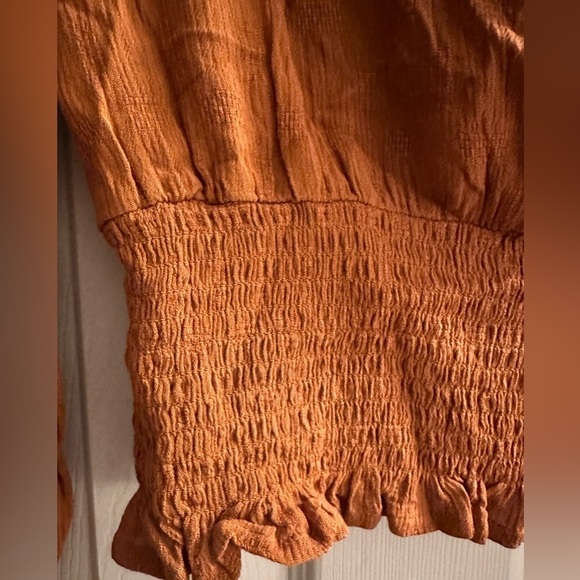 Brown Smocked v-neck - Picture 4 of 7